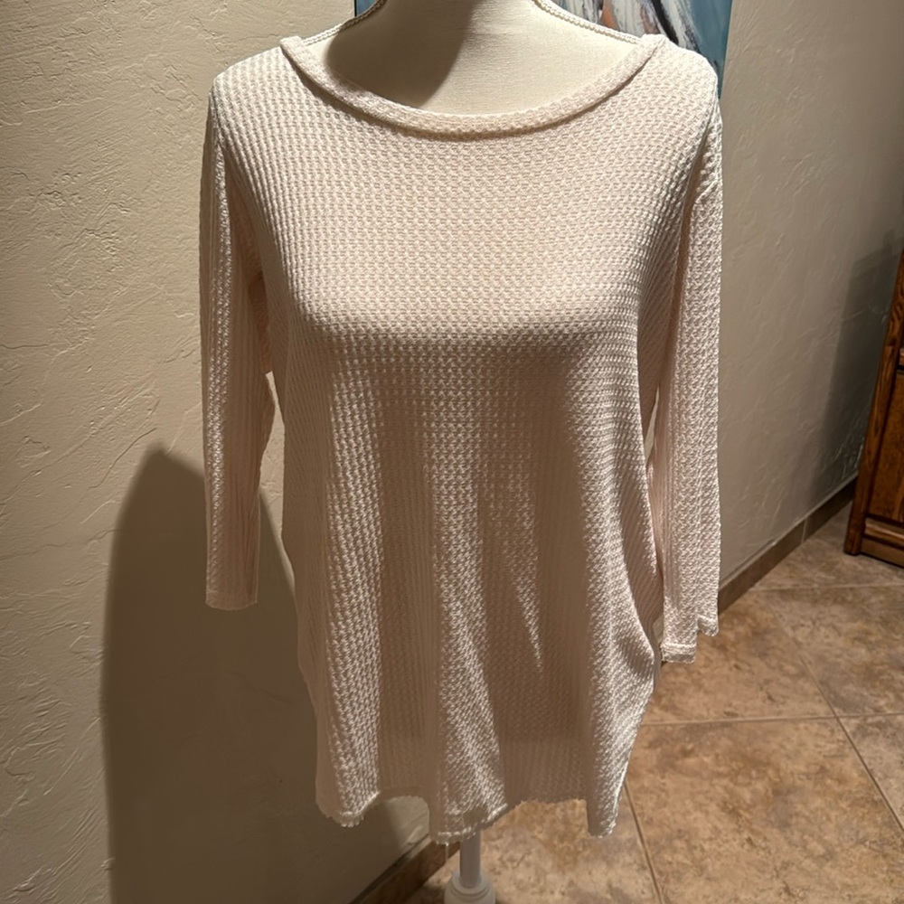 Ivory long sleeved weaved top Kris Kross open back very cute new with tags